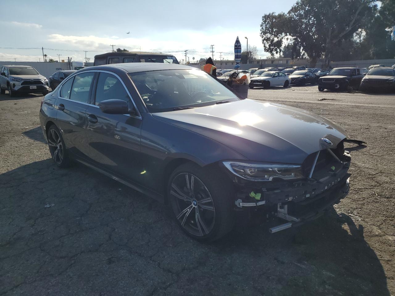 2022 BMW 3er VIN 3MW5R1J01N8C41916 Copart auction photo, front end / side damage thumbnail 4