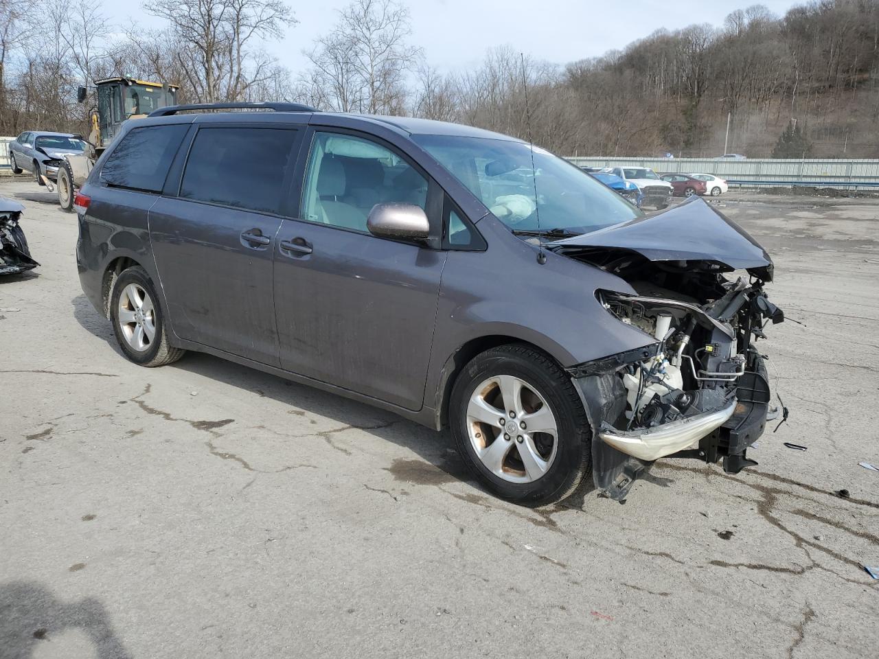 2013 Toyota Sienna VIN 5TDKK3DC5DS385003 Copart auction photo, front end damage thumbnail 4