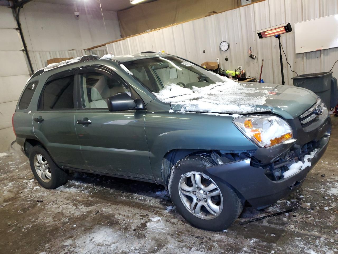 2007 KIA Sportage VIN KNDJE723X77419044 Copart auction photo, front end / minor dent/scratches damage thumbnail 4