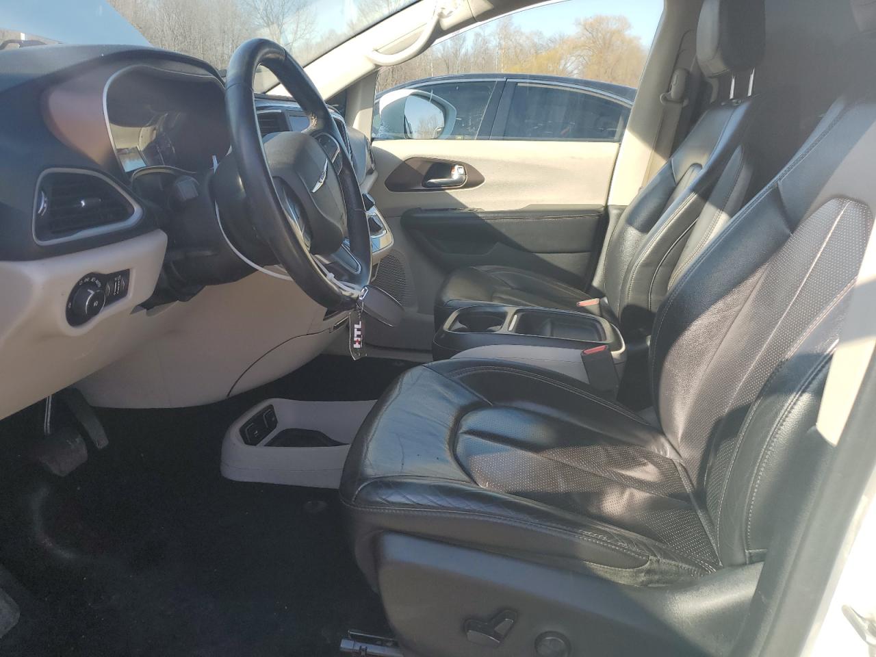 2018 Chrysler Pacifica VIN 2C4RC1BG2JR211321 Copart auction photo, minor dent/scratches damage thumbnail 7