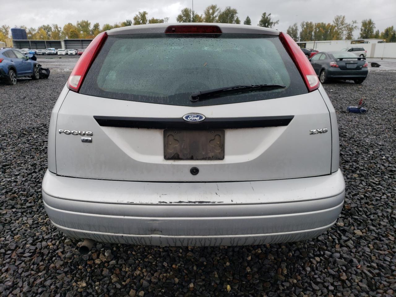 2005 Ford Focus VIN 3FAFP37N55R136310 Copart auction photo, front end / undercarriage damage thumbnail 6