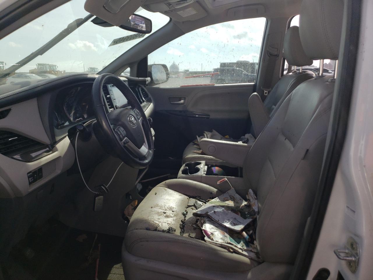 2019 Toyota Sienna VIN 5TDYZ3DC3KS971766 Copart auction photo, water/flood / all over damage thumbnail 7
