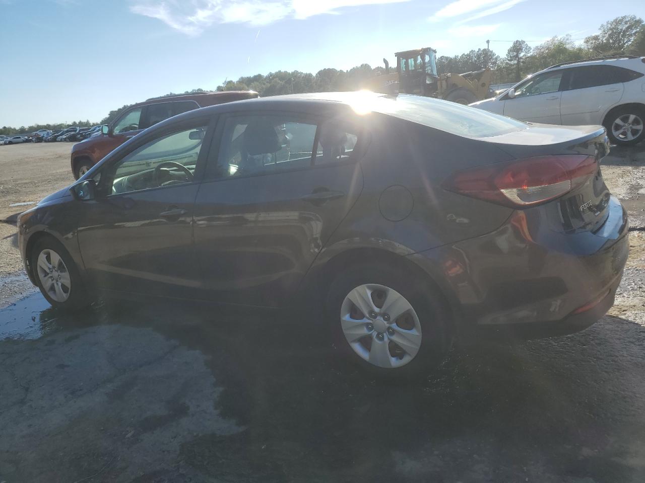 2018 KIA Forte VIN 3KPFL4A74JE201915 Copart auction photo, front end / side damage thumbnail 2