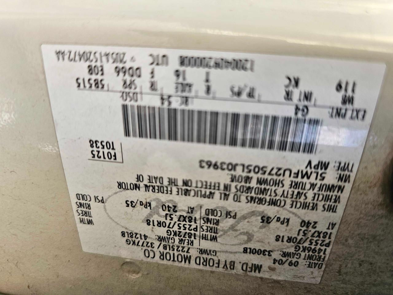 2005 Lincoln Navigator VIN 5LMFU27505LJ03963 Copart auction photo, minor dent/scratches / normal wear damage thumbnail 10