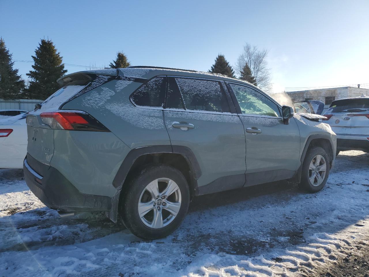 2021 Toyota RAV 4 VIN 2T3P1RFV6MW223356 Copart auction photo, front end damage thumbnail 3