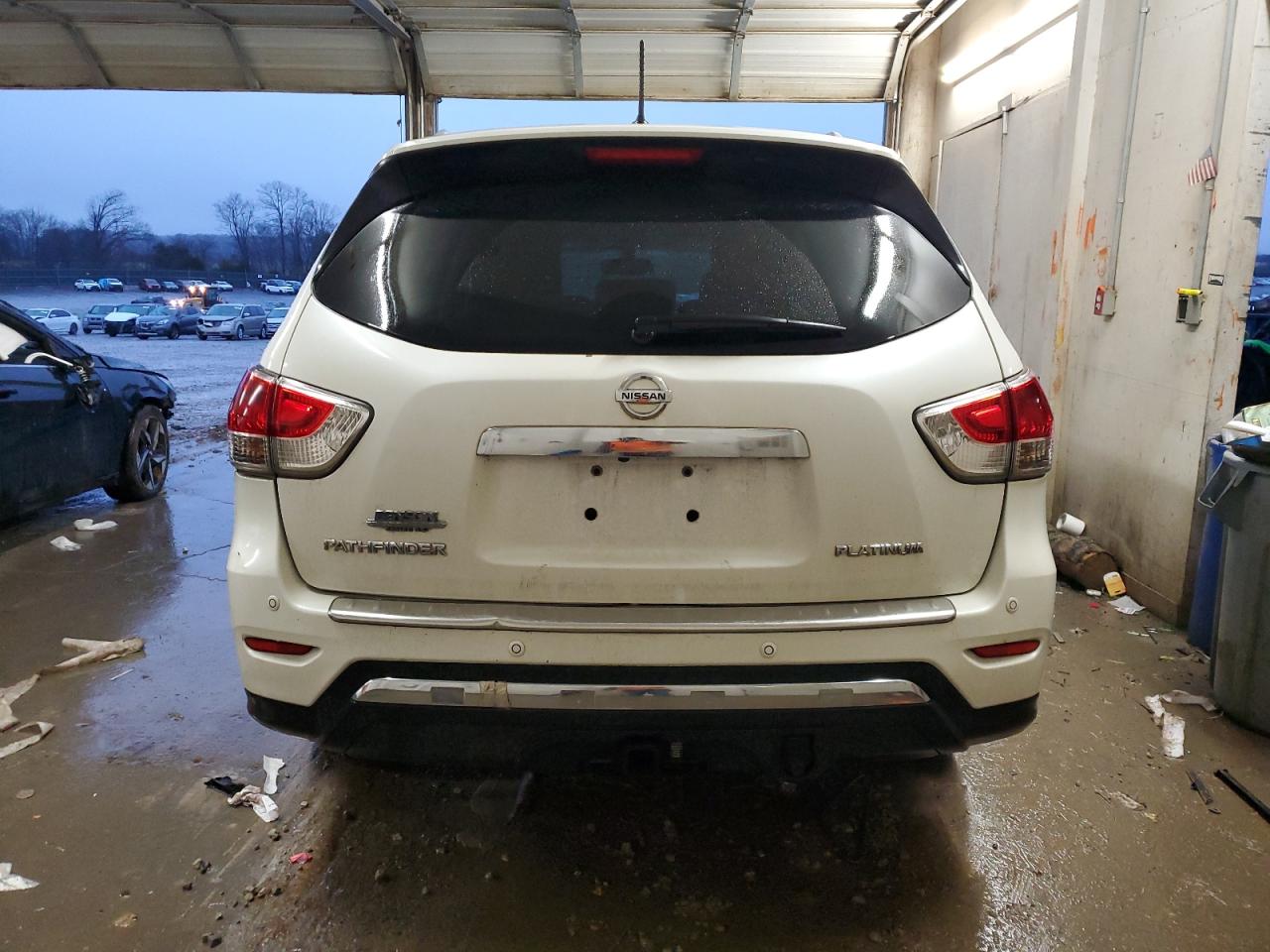 2015 Nissan Pathfinder VIN 5N1AR2MN9FC669589 Copart auction photo, minor dent/scratches damage thumbnail 6