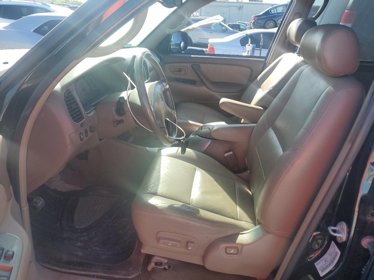 2001 Toyota Sequoia VIN 5TDBT48A71S030762 Copart auction photo, minor dent/scratches damage thumbnail 7