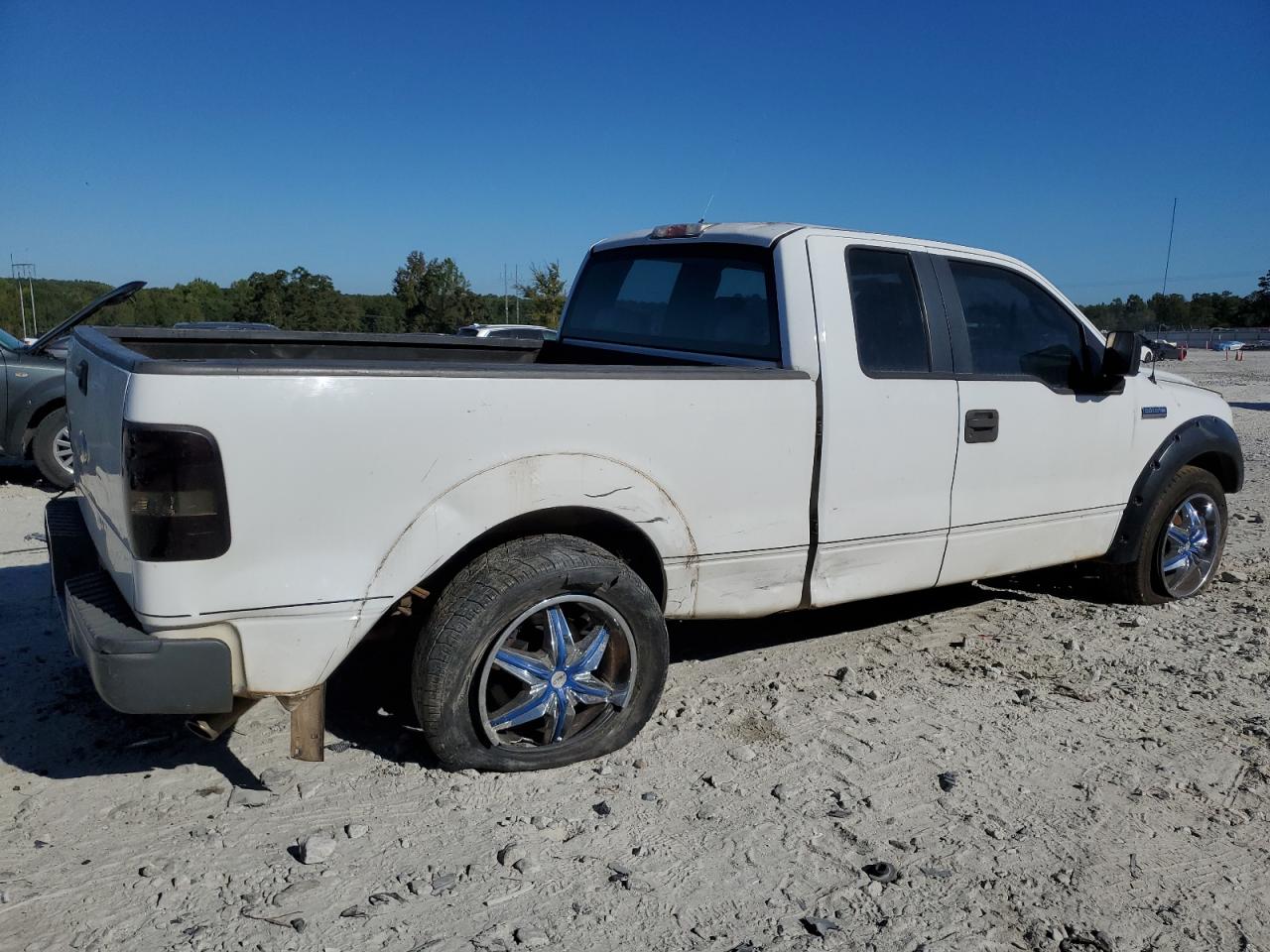 2007 Ford F-150 VIN 1FTRX12W97NA60933 Copart auction photo, all over / minor dent/scratches damage thumbnail 3