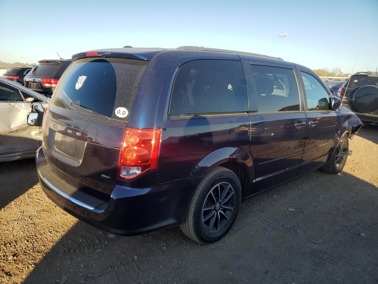 2017 Dodge Caravan VIN 2C4RDGEG1HR738191 Copart auction photo, frame damage / front end damage thumbnail 3