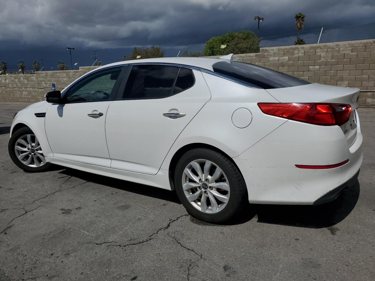 2015 KIA Optima VIN KNAGM4A76F5620818 Copart auction photo, front end damage thumbnail 2