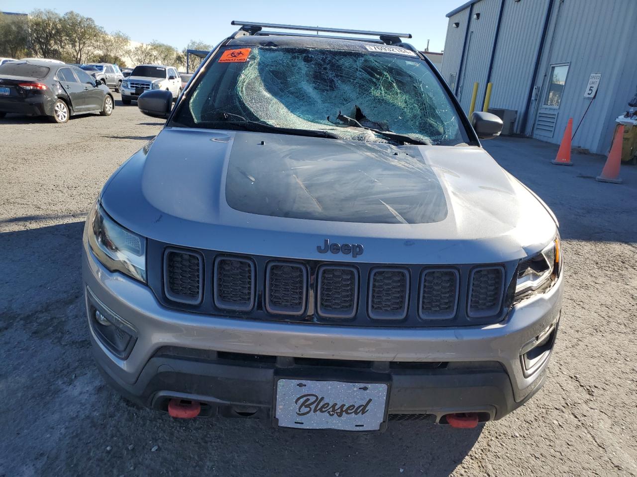 2018 Jeep Compass VIN 3C4NJDDB7JT424317 Copart auction photo, front end / side damage thumbnail 5