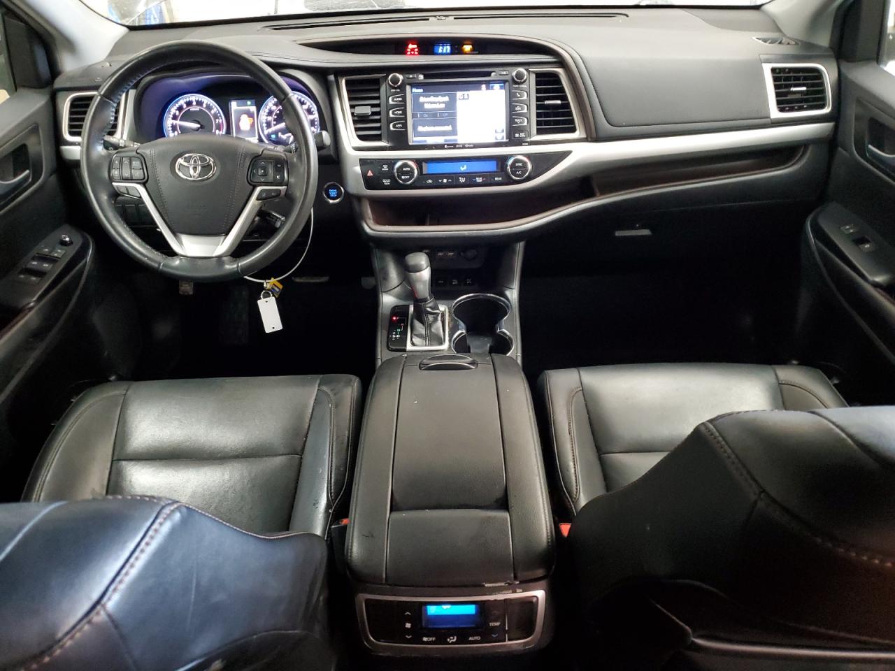 2019 Toyota Highlander VIN 5TDJZRFH7KS624972 Copart auction photo, rear end / minor dent/scratches damage thumbnail 8