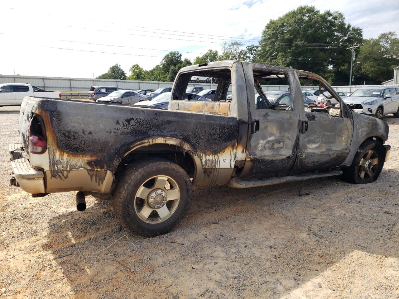 2006 Ford F250 VIN 1FTSW21P66EA23759 Copart auction photo, burn damage thumbnail 3