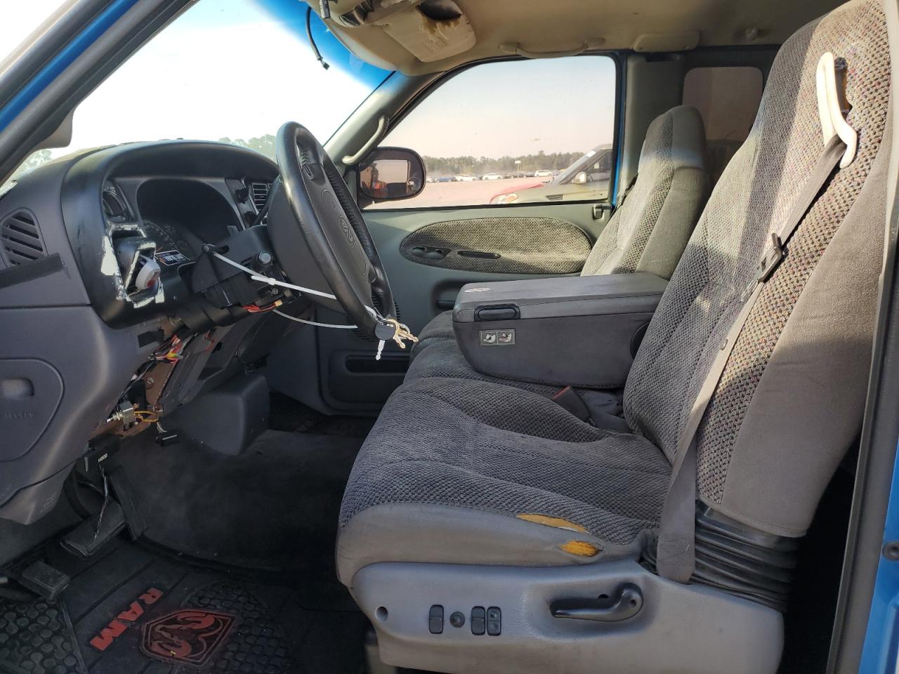1999 Dodge RAM VIN 3B7HC13Y4XG163290 Copart auction photo, front end / side damage thumbnail 7