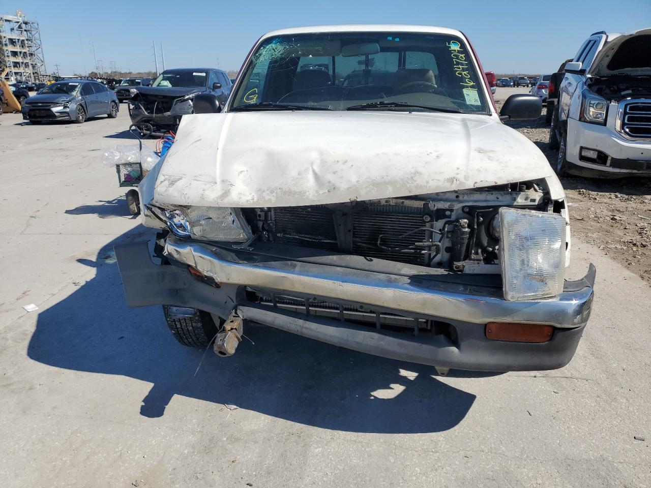 2000 Toyota Tacoma VIN 4TAVL52N5YZ579251 Copart auction photo, front end damage thumbnail 5