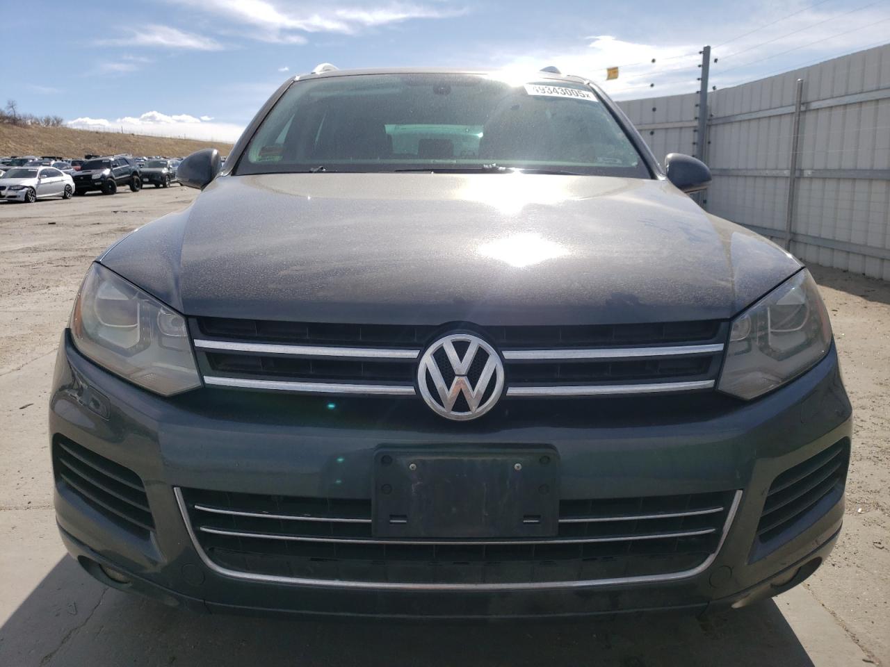 2014 Volkswagen Touareg VIN WVGEP9BP8ED013767 Copart auction photo, rear end / minor dent/scratches damage thumbnail 5