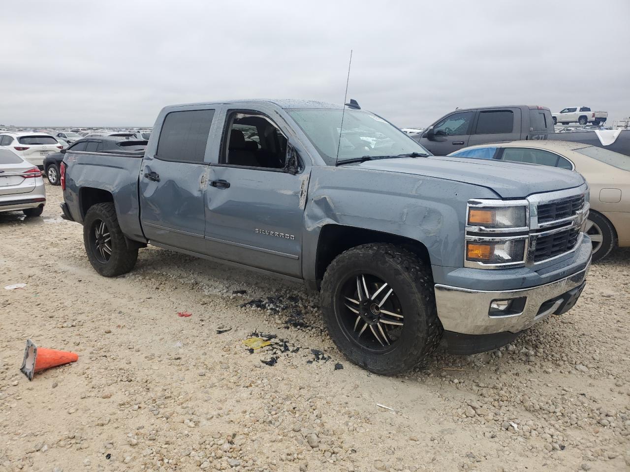 2015 Chevrolet Silverado VIN 3GCUKRECXFG479423 Copart auction photo, front end damage thumbnail 4