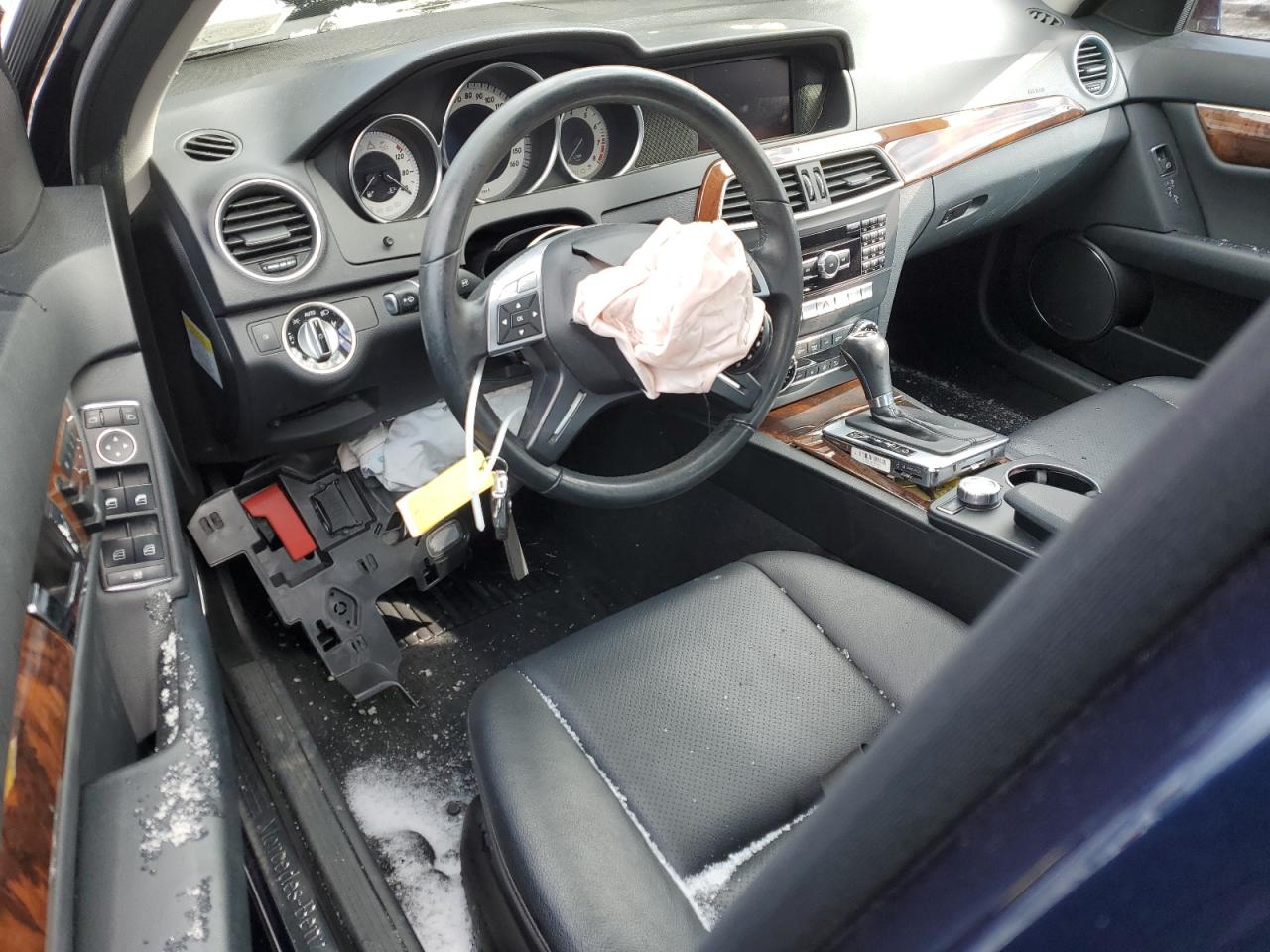 2013 Mercedes-Benz C-klasse VIN WDDGF8AB9DA805822 Copart auction photo, front end / minor dent/scratches damage thumbnail 8