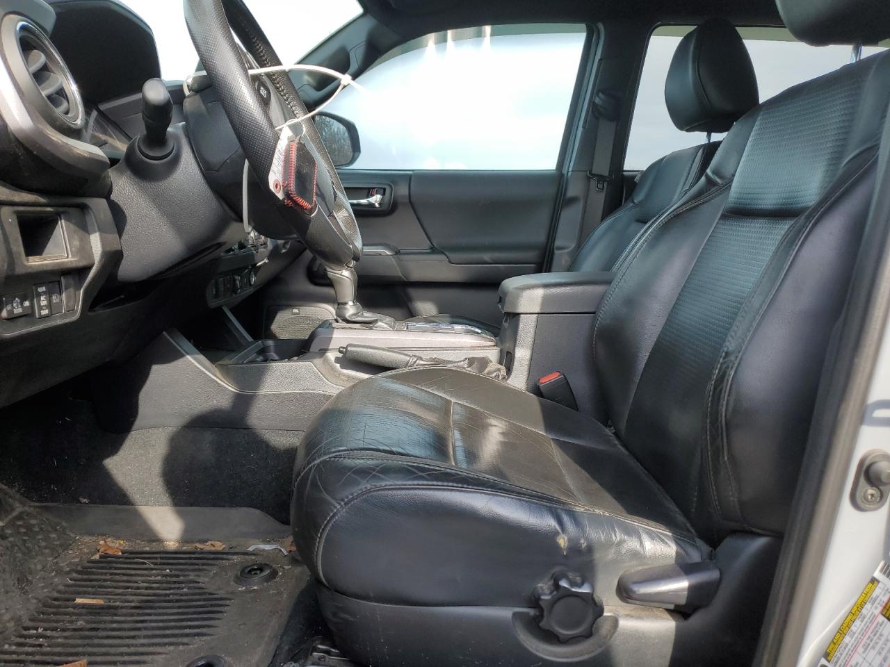 2019 Toyota Tacoma VIN 3TMCZ5ANXKM236729 Copart auction photo, front end / minor dent/scratches damage thumbnail 7