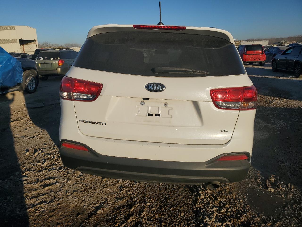 2017 KIA Sorento VIN 5XYPGDA52HG318090 Copart auction photo, vandalism damage thumbnail 6