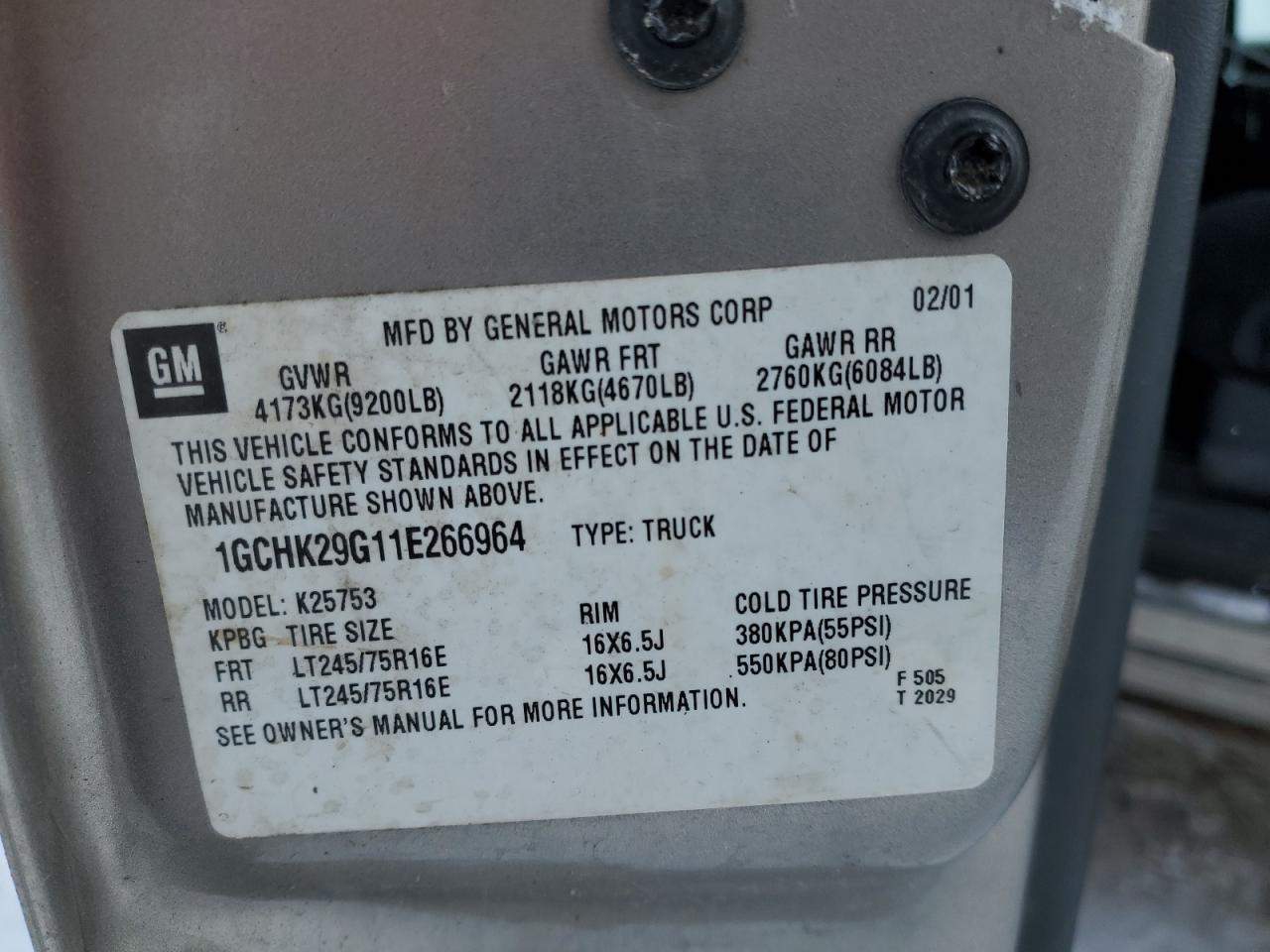 2001 Chevrolet Silverado VIN 1GCHK29G11E266964 Copart auction photo, rear end / minor dent/scratches damage thumbnail 13
