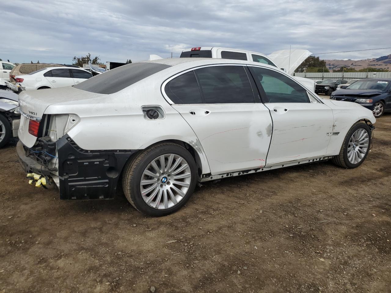 2013 BMW 7er VIN WBAYA6C58DC995137 Copart auction photo, all over damage thumbnail 3