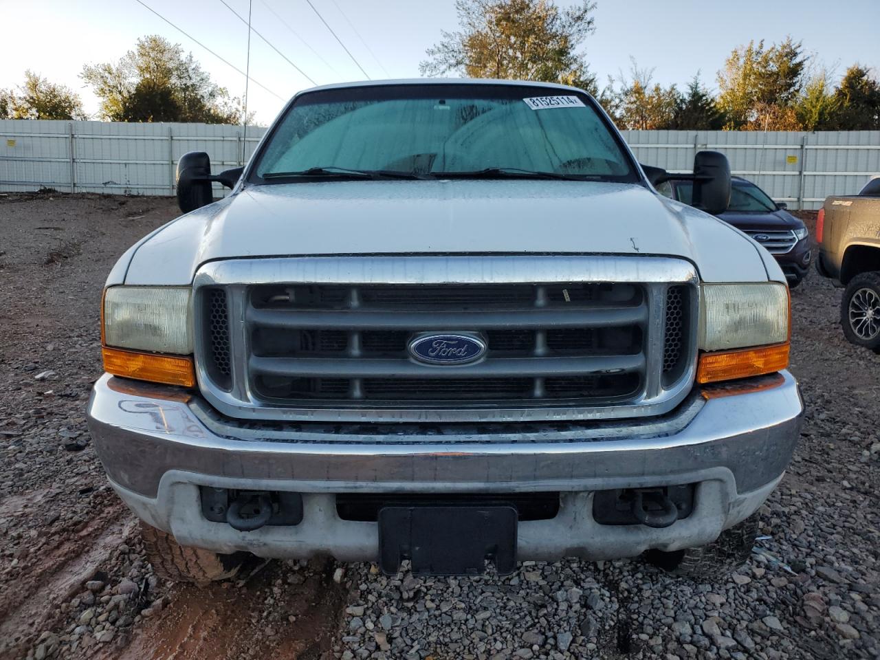 2000 Ford F250 VIN 1FTNX21F1YED22550 Copart auction photo, vandalism / minor dent/scratches damage thumbnail 5