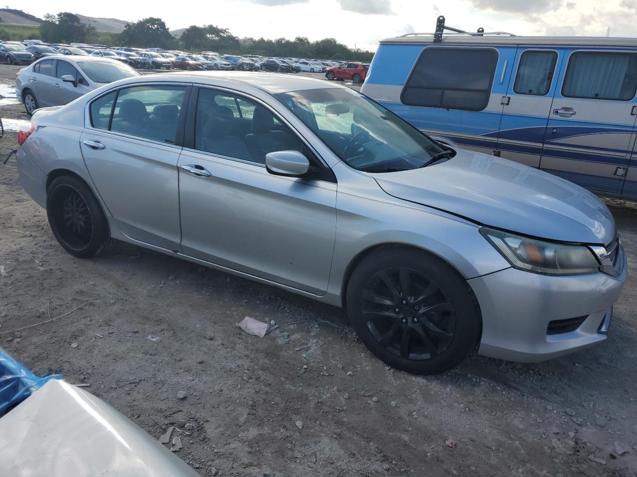 2014 Honda Accord VIN 1HGCR2F34EA147330 Copart auction photo, front end damage thumbnail 4