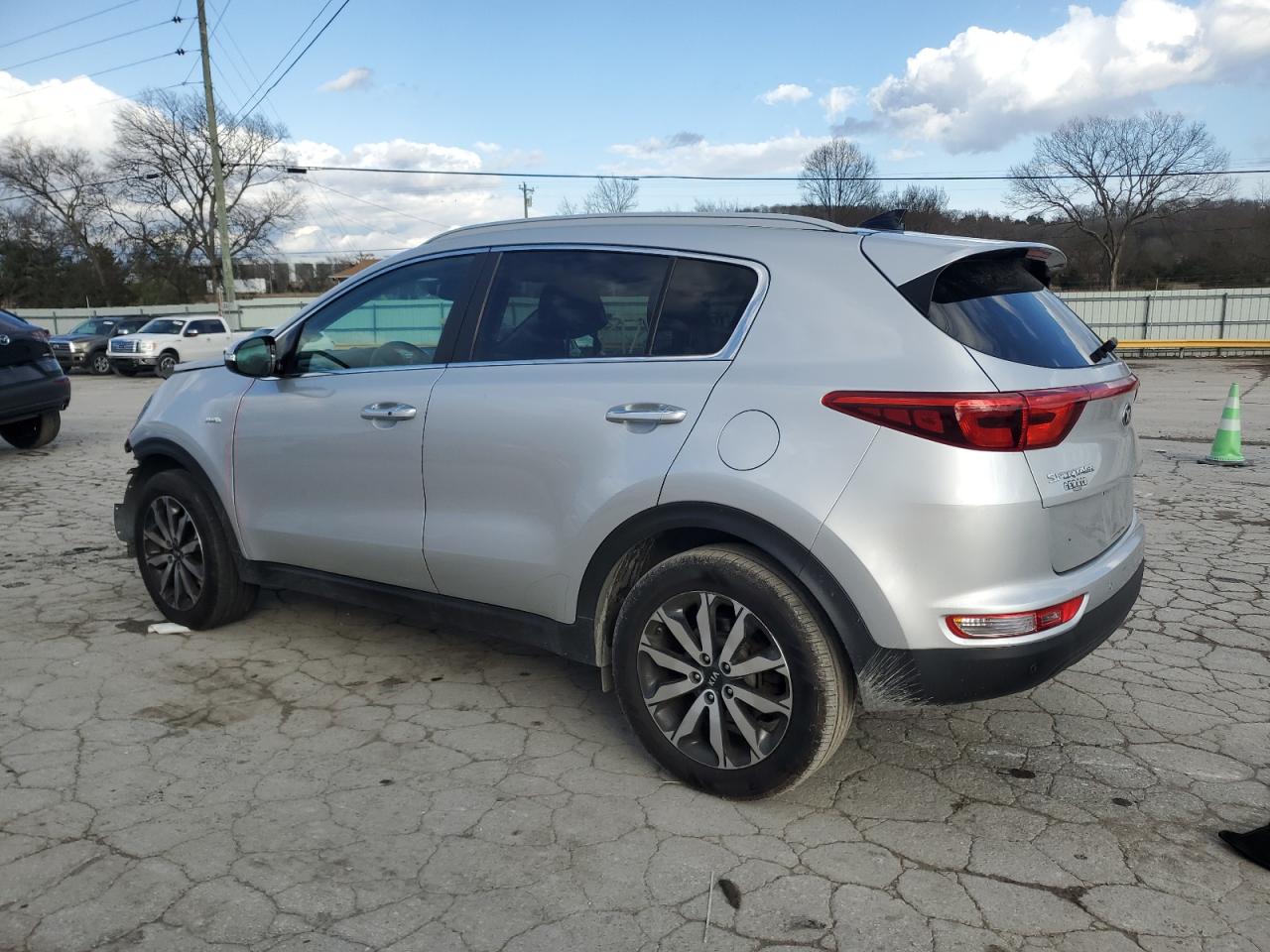 2017 KIA Sportage VIN KNDPNCAC6H7151776 Copart auction photo, front end / minor dent/scratches damage thumbnail 2