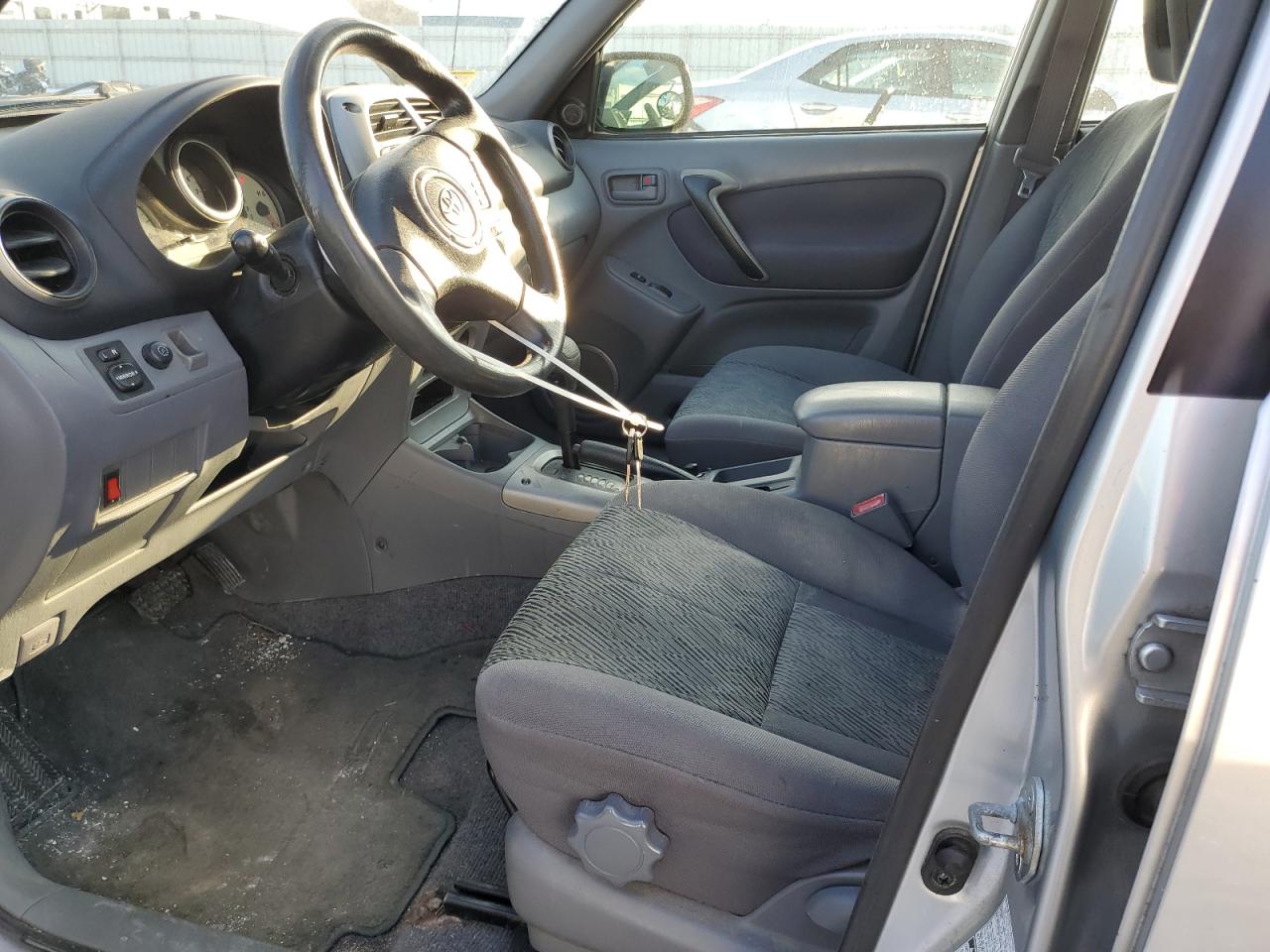 2002 Toyota RAV 4 VIN JTEHH20V526018461 Copart auction photo, undercarriage / minor dent/scratches damage thumbnail 7