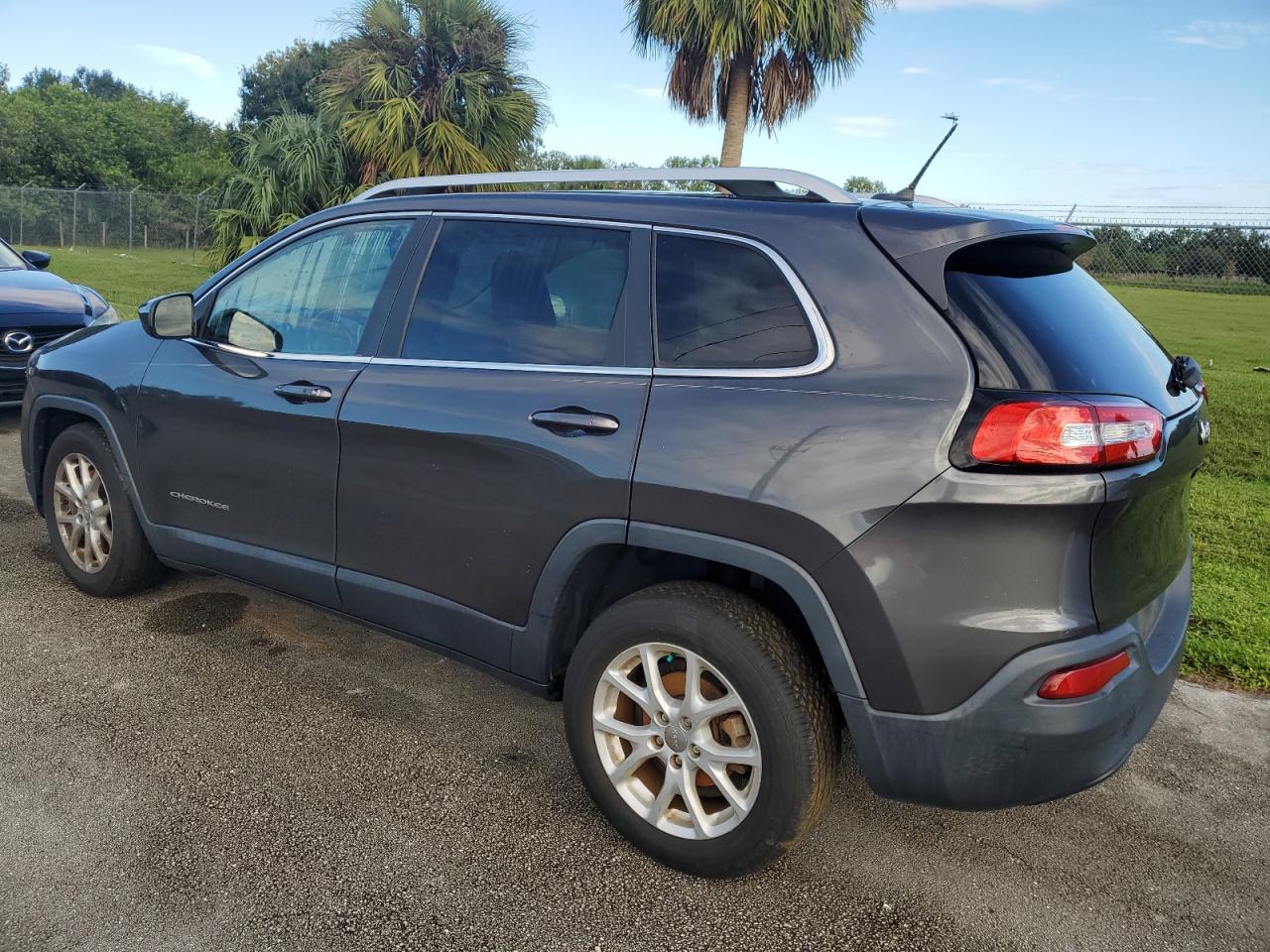 2014 Jeep Grand Cherokee VIN 1C4PJLCBXEW295350 Copart auction photo, water/flood damage thumbnail 2