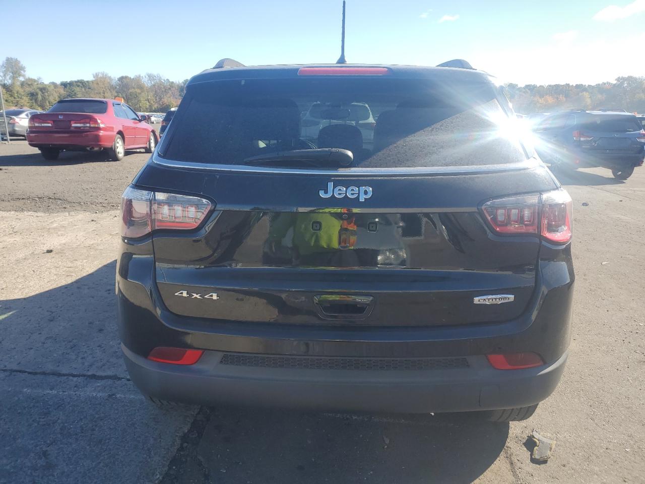 2017 Jeep Compass VIN 3C4NJDBB5HT617014 Copart auction photo, side / minor dent/scratches damage thumbnail 6