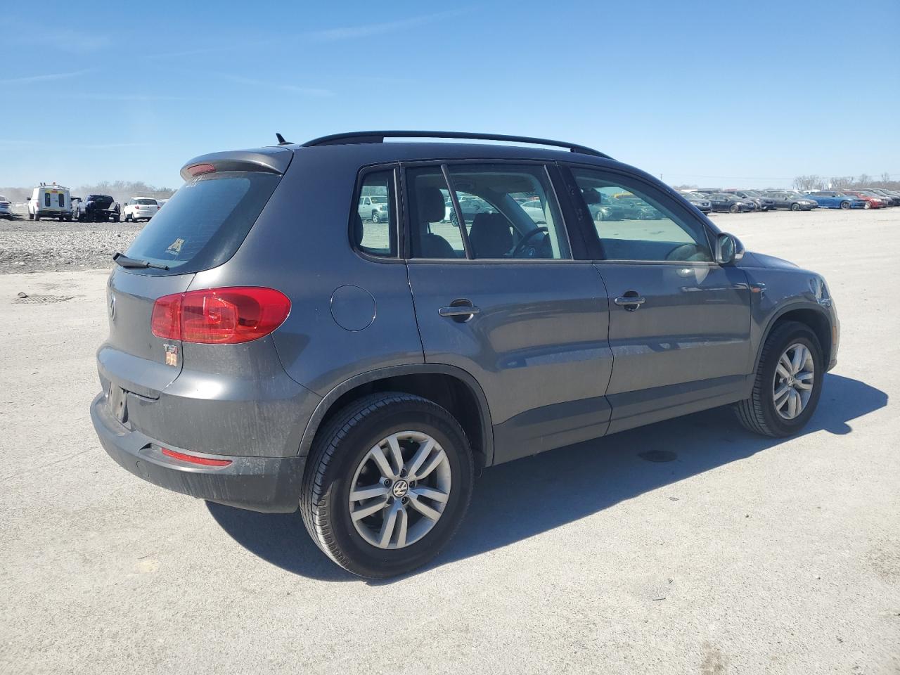 2016 Volkswagen Tiguan VIN WVGAV7AX1GW515120 Copart auction photo, rear end / front end damage thumbnail 3