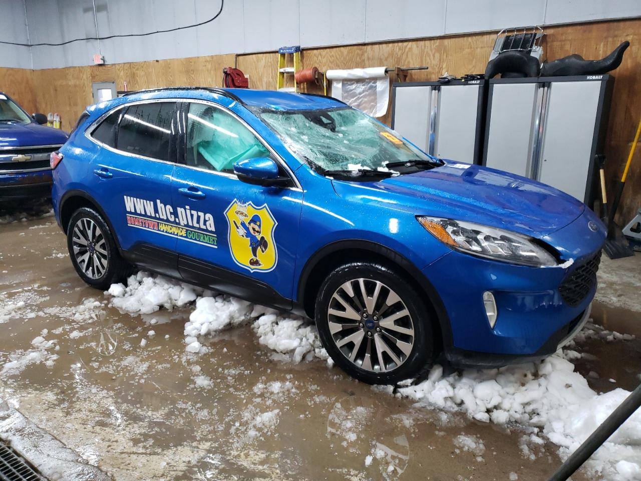 2020 Ford Escape VIN 1FMCU9J95LUB43022 Copart auction photo, rollover / minor dent/scratches damage thumbnail 4