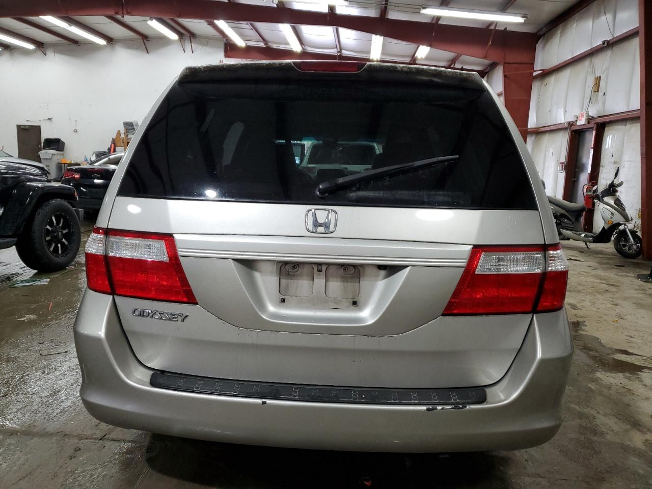 2006 Honda Odyssey VIN 5FNRL38716B057416 Copart auction photo, front end / all over damage thumbnail 6
