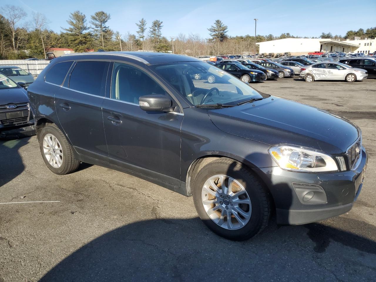 2010 Volvo XC60 VIN YV4992DZ7A2123430 Copart auction photo, rear end / minor dent/scratches damage thumbnail 4