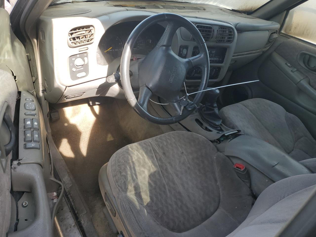 2000 GMC Jimmy VIN 1GKCS13W5Y2349270 Copart auction photo, burn damage thumbnail 8