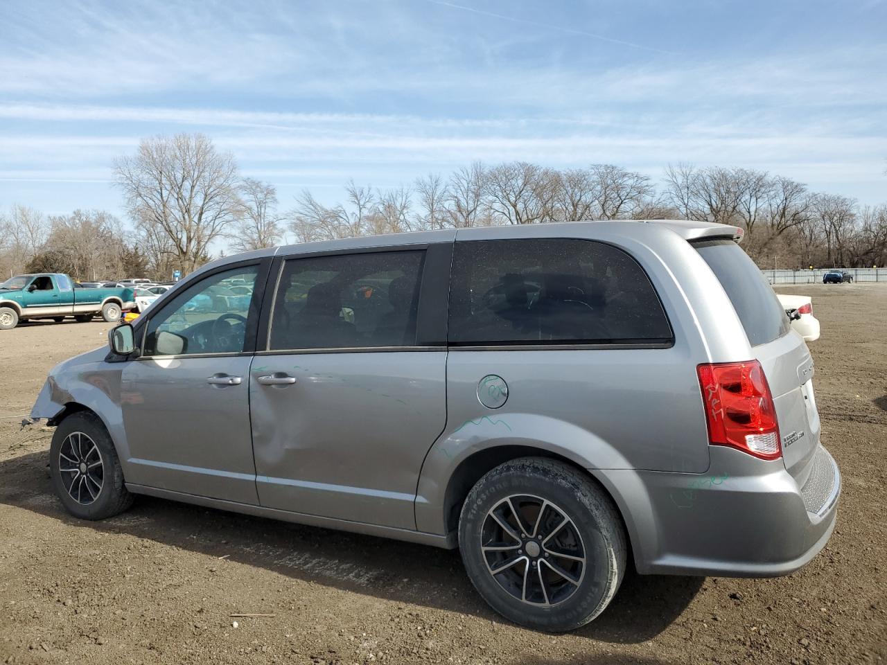 2019 Dodge Caravan VIN 2C4RDGEG7KR570967 Copart auction photo, front end damage thumbnail 2