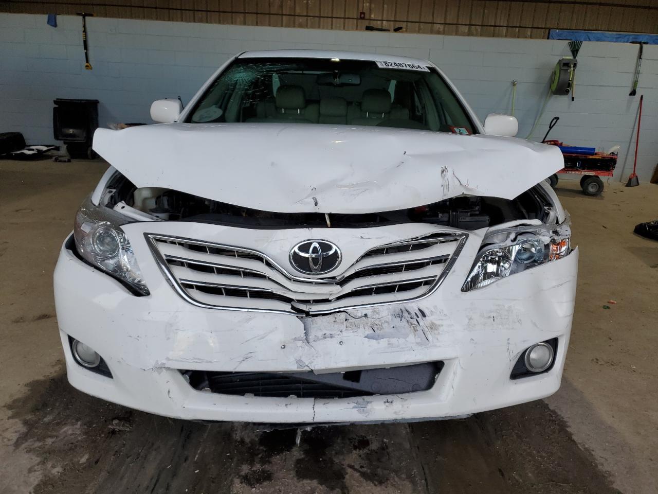 2011 Toyota Camry VIN 4T1BF3EK2BU655772 Copart auction photo, front end / minor dent/scratches damage thumbnail 5