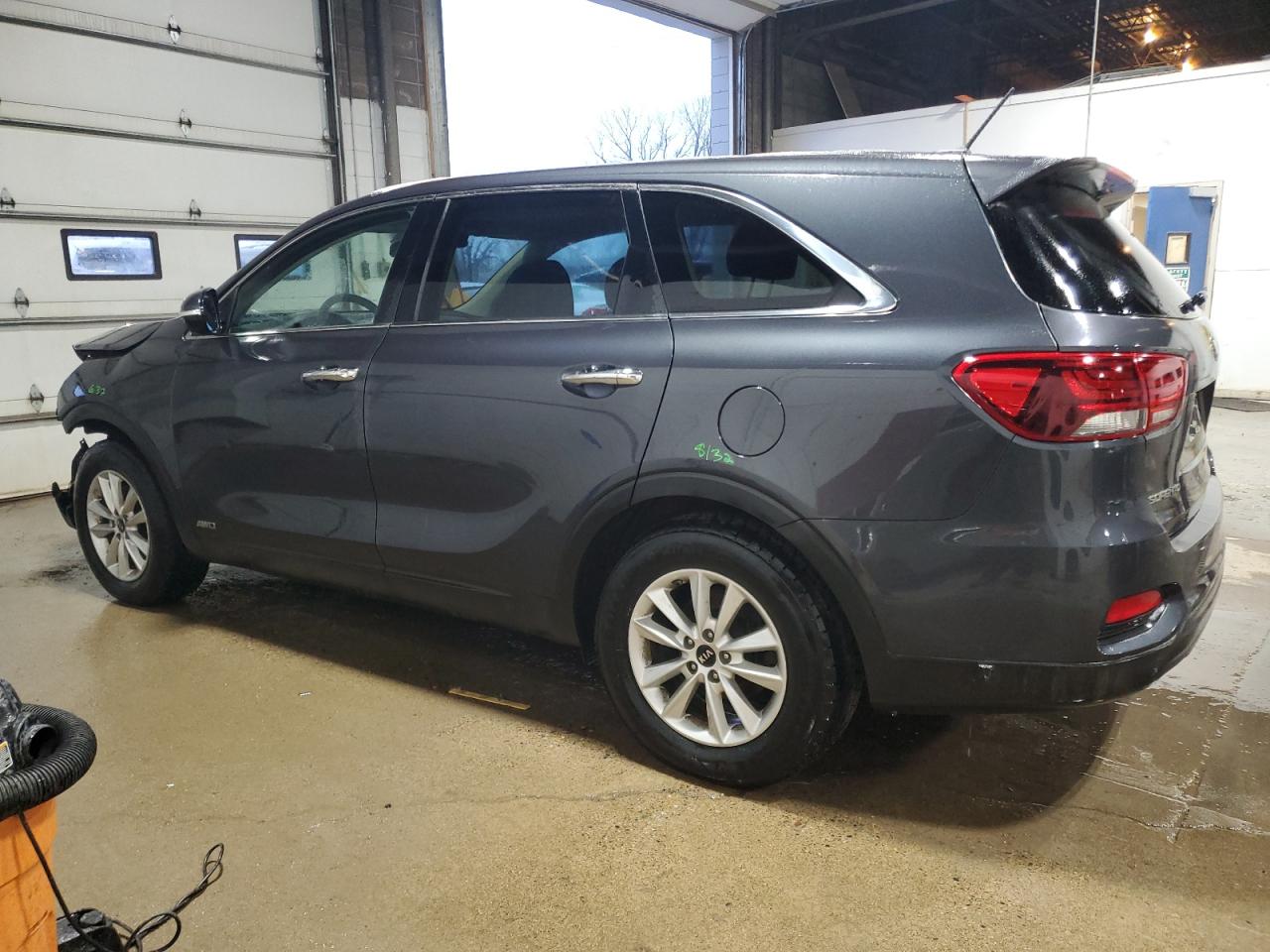 2019 KIA Sorento VIN 5XYPGDA3XKG541659 Copart auction photo, front end damage thumbnail 2