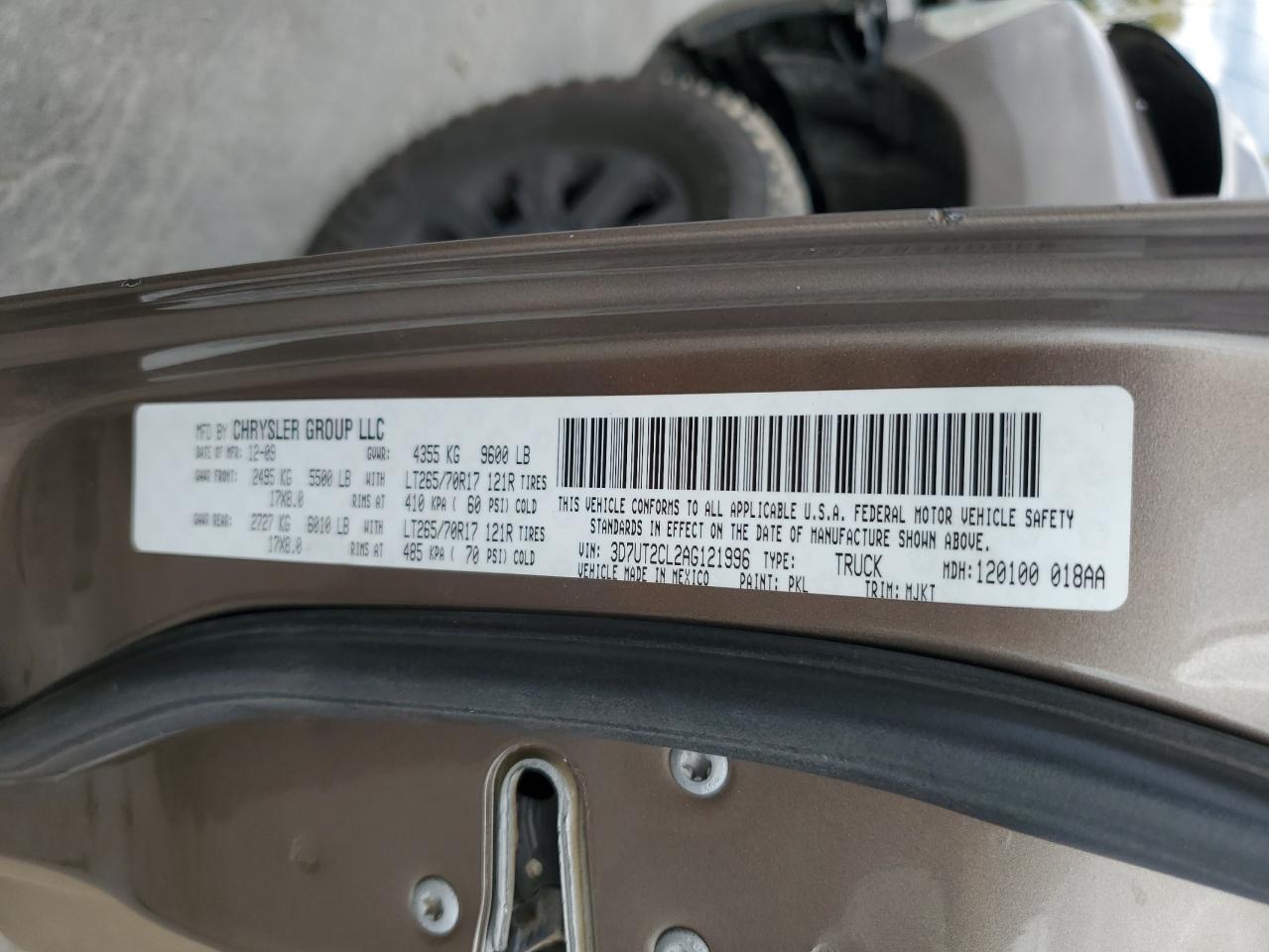 2010 Dodge RAM VIN 3D7UT2CL2AG121996 Copart auction photo, vandalism / front end damage thumbnail 12