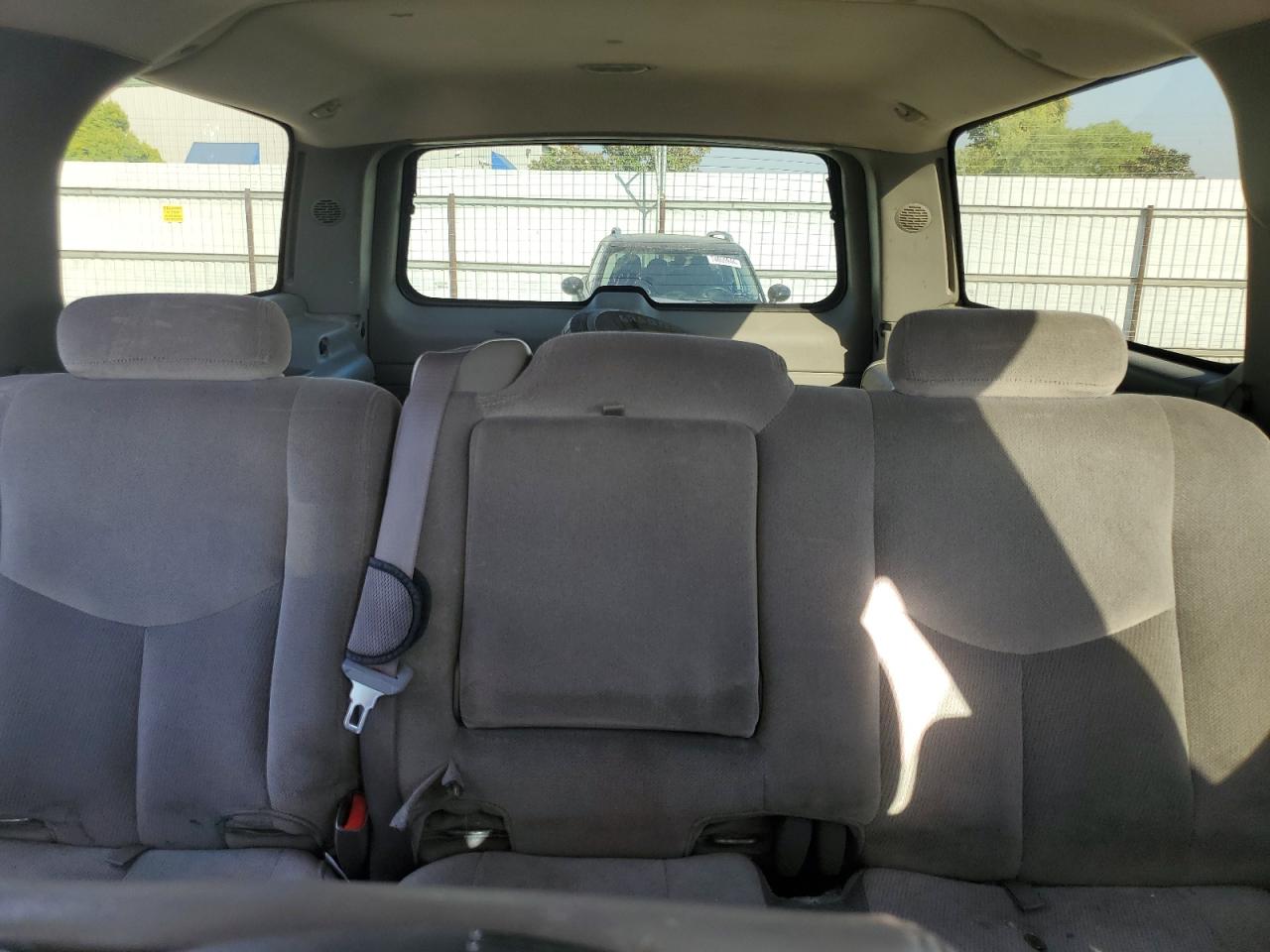2004 GMC Yukon VIN 3GKEC16T44G337247 Copart auction photo, side / front end damage thumbnail 10
