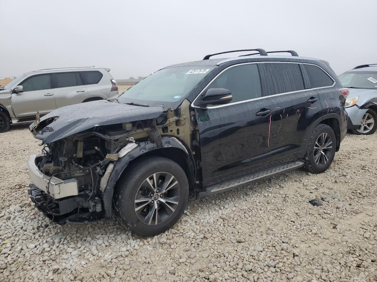 2016 Toyota Highlander VIN 5TDJKRFH4GS329257