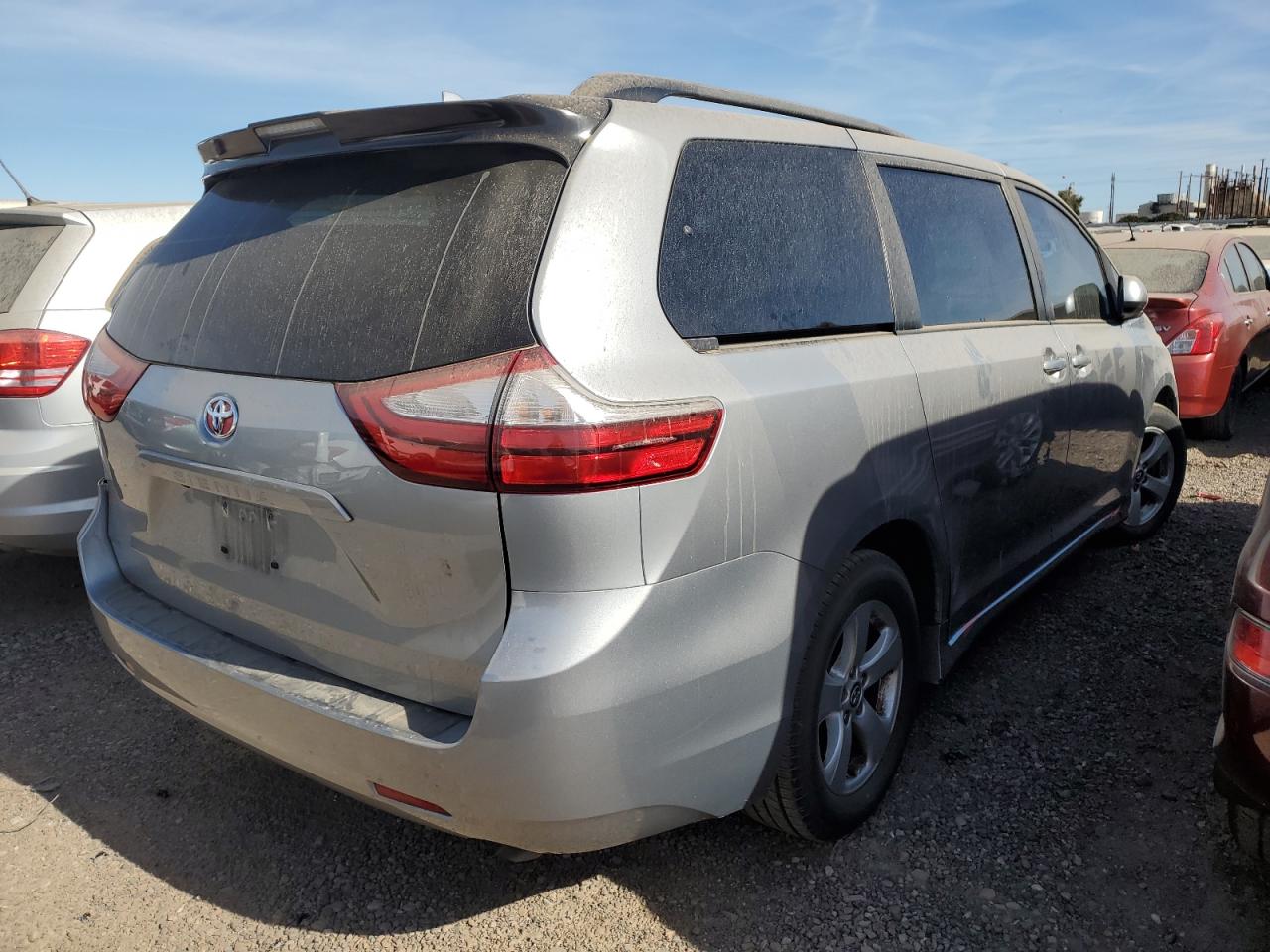 2018 Toyota Sienna VIN 5TDKZ3DC0JS932928 Copart auction photo, rear end damage thumbnail 3