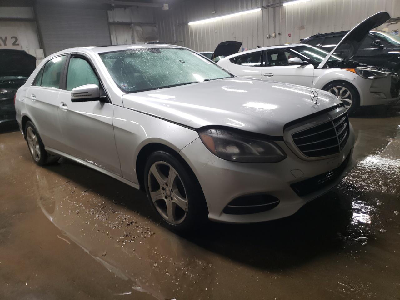 2014 Mercedes-Benz E-klasse VIN WDDHF8JB4EB030569 Copart auction photo, mechanical damage thumbnail 4
