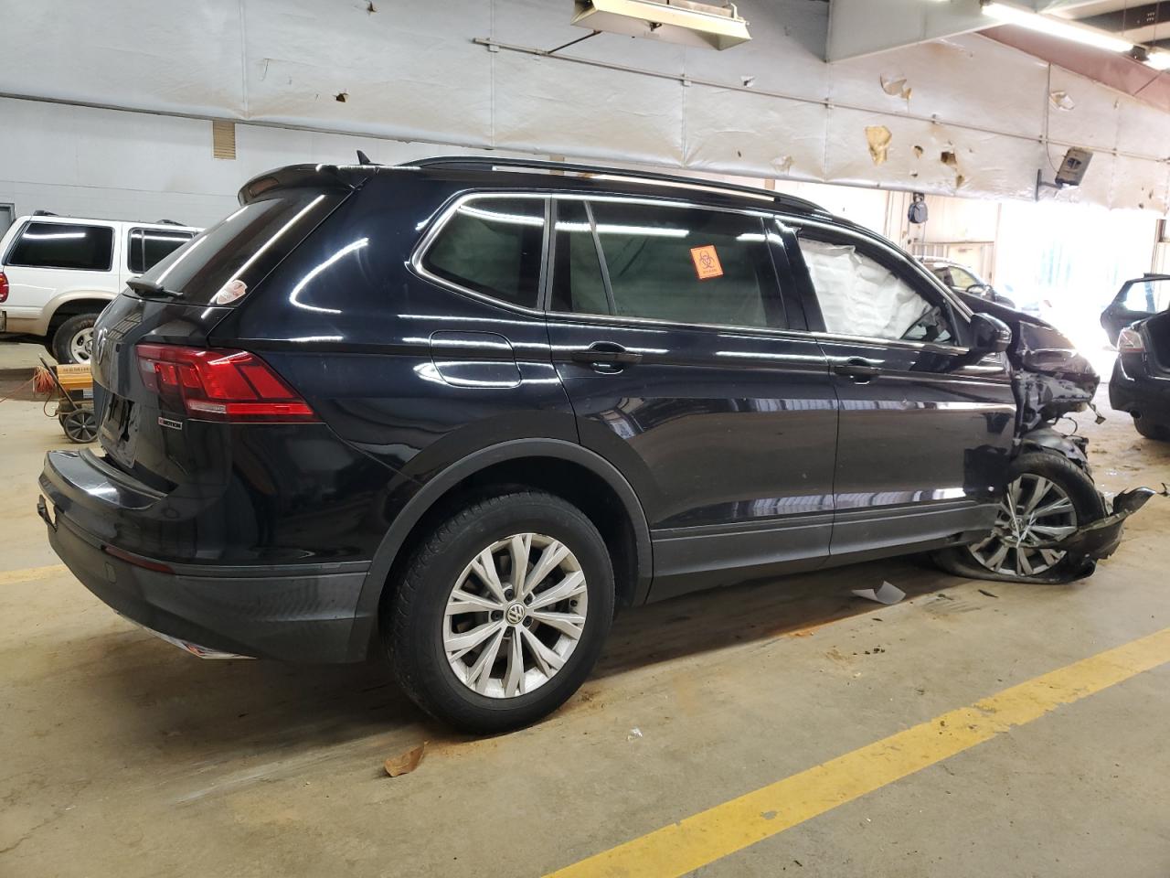 2019 Volkswagen Tiguan VIN 3VV2B7AX5KM075530 Copart auction photo, all over / undercarriage damage thumbnail 3
