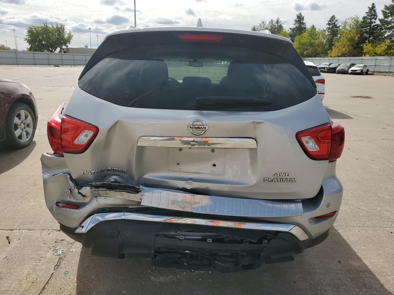 2019 Nissan Pathfinder VIN 5N1DR2MM1KC589038 Copart auction photo, rear end / minor dent/scratches damage thumbnail 6