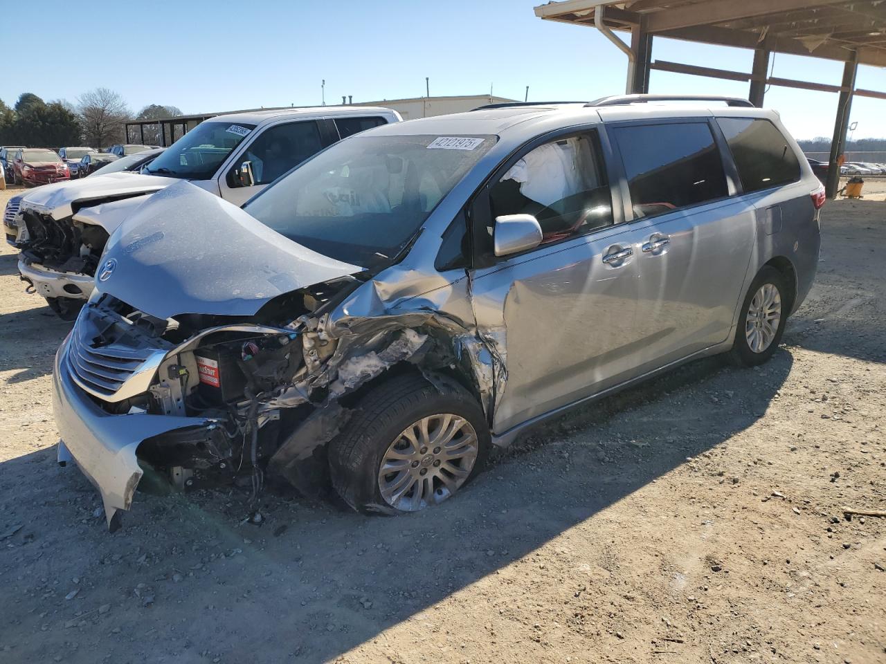 2016 Toyota Sienna VIN 5TDYK3DC9GS717216