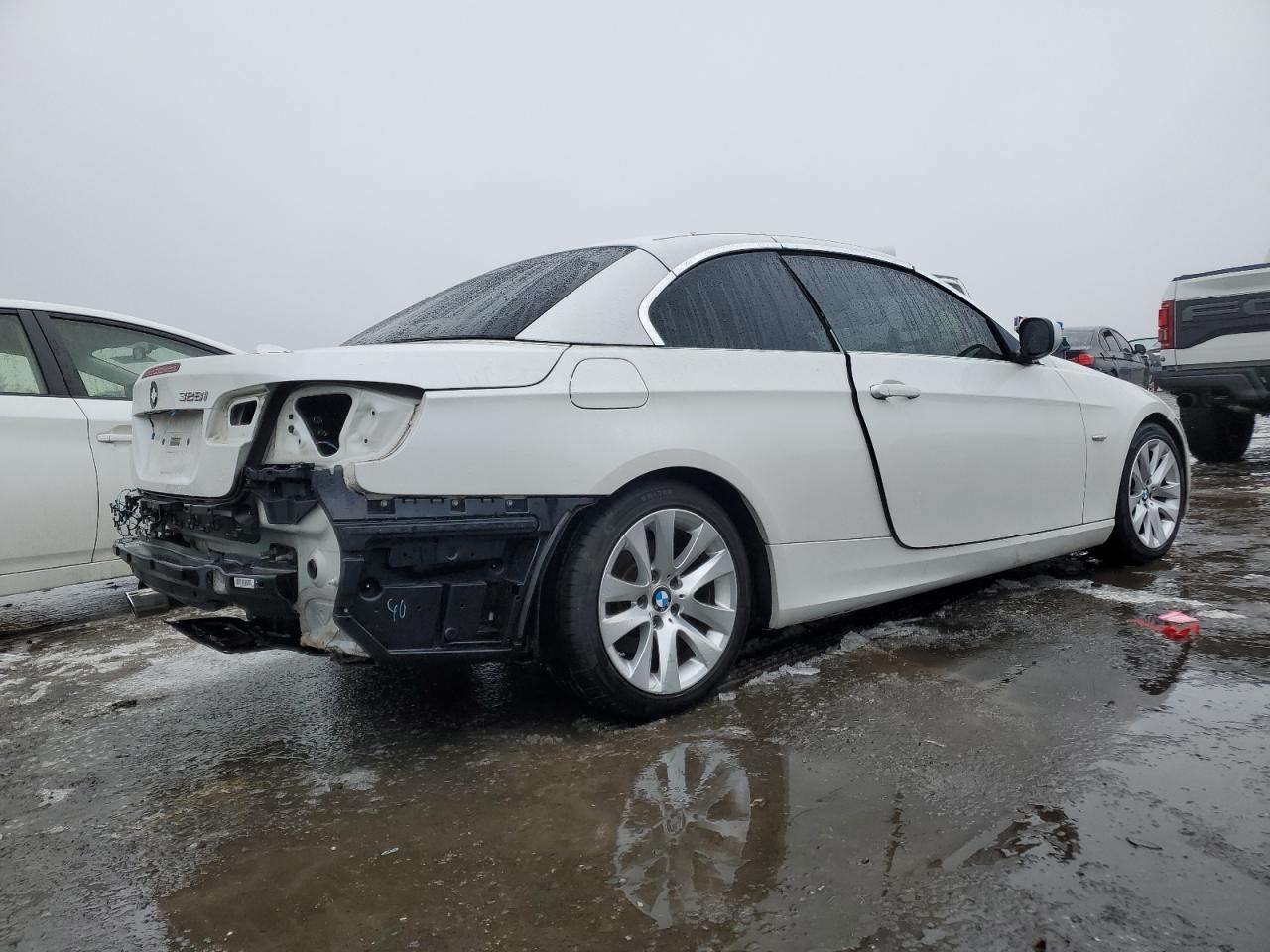 2011 BMW 3er VIN WBADW3C57BE540005 Copart auction photo, rear end damage thumbnail 3