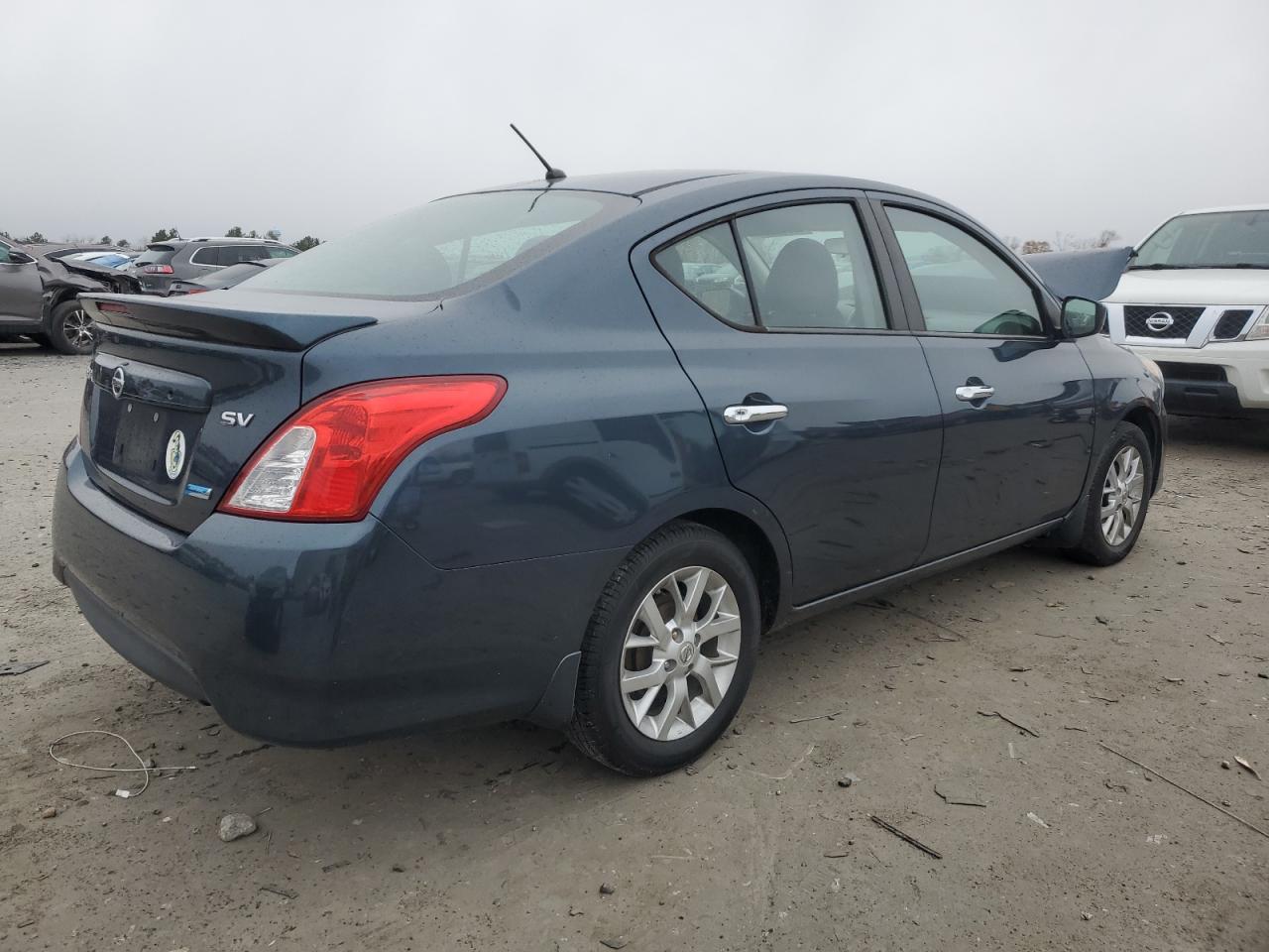 2016 Nissan Versa VIN 3N1CN7AP9GL847098 Copart auction photo, front end / minor dent/scratches damage thumbnail 3